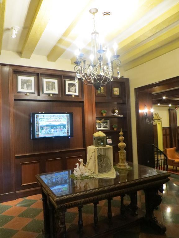 Carleton of Oak Park Otel Dış mekan fotoğraf